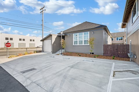 2 homes btwn SantaCruz & Monterey for group of 21!