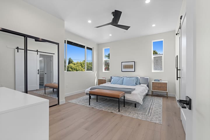 New Modern Craftsman | Venice gallery image 4