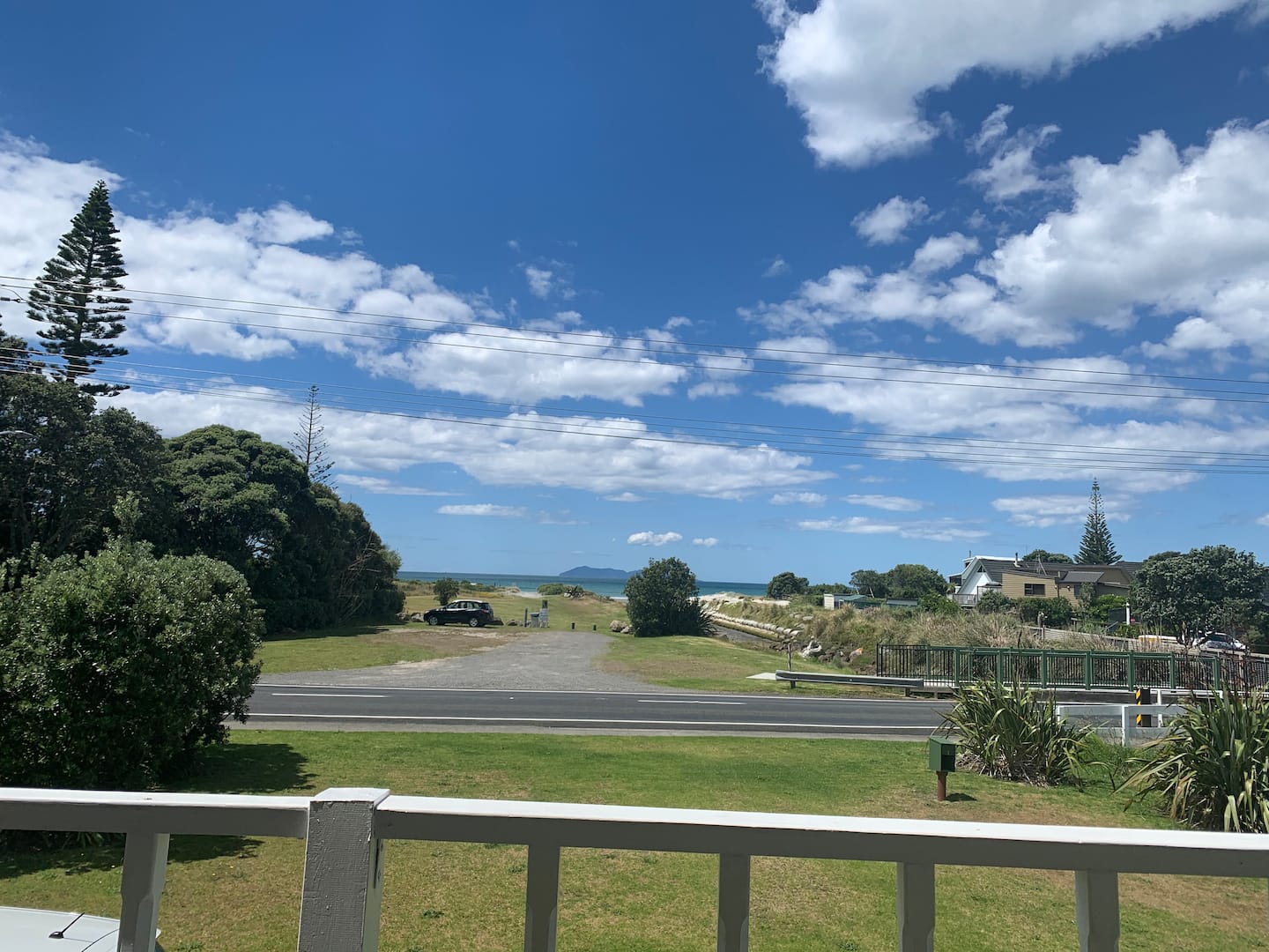 Retro Kiwi Bach Sea Views Sleeps 10 • 50m To Beach 2