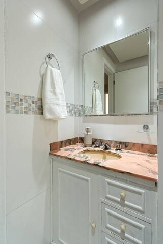 Lovely apartment near Ipanema Beach gallery image 2