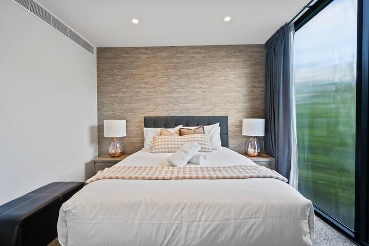 Chic Townhouse in South Yarra gallery image 3