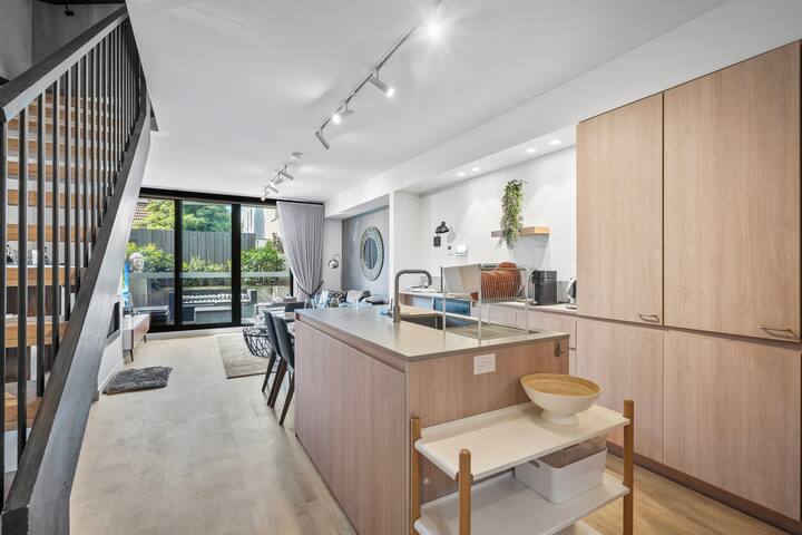 Chic Townhouse in South Yarra gallery image 5