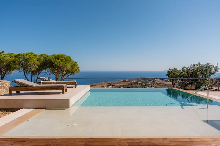 Unwind in Endless Sea Views by etouri