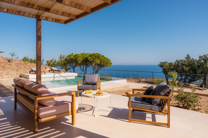 Unwind in Endless Sea Views by etouri gallery image 2