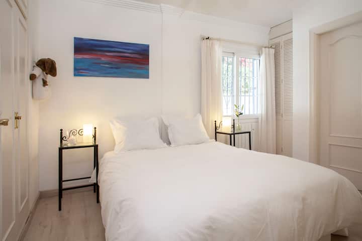 ห้องนอนที่ 2 พร้อมห้องน้ำในตัว