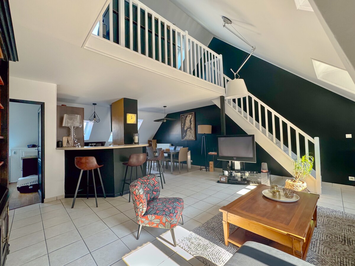 Annonce Airbnb populaire: Duplex 50 M from the Cathedral à Amiens