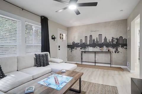 Top performing Airbnb: Cozy contemporary Heights House in Akron