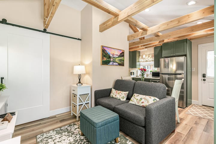 Charming 1bdrm Upscale Cottage - Thornton, CO
