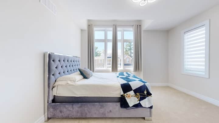 Luxury Modern Comfort& Much More - Georgina