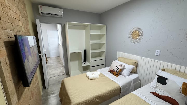 ห้องพักพร้อมตู้เสื้อผ้าเตียงเดี่ยว 2 เตียง