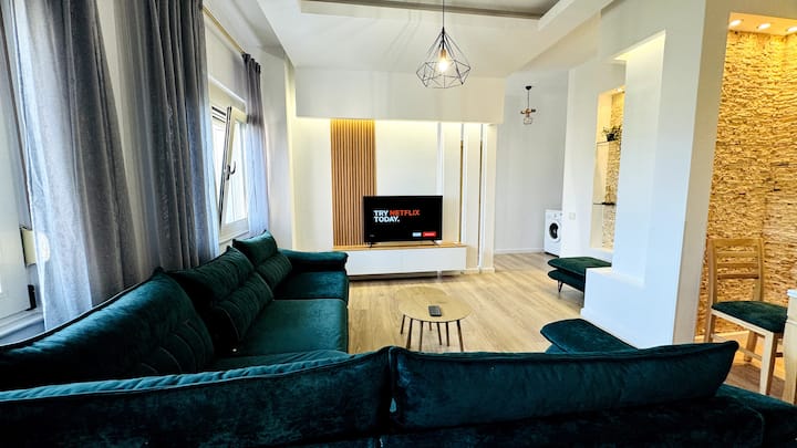 Urban Serenity Premium Skyline Blloku - Tirana