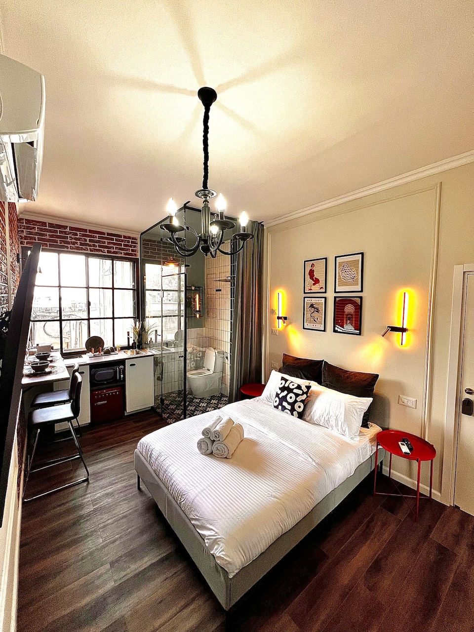 Designer Studio near Bahai Gardens
