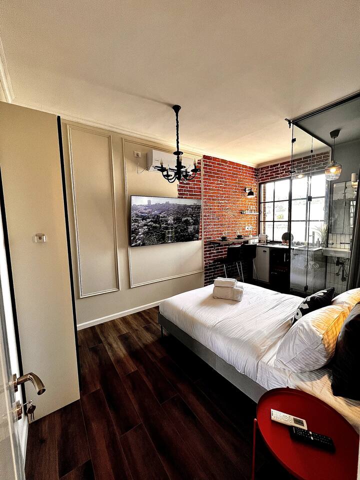Designer Studio near Bahai Gardens — 3
