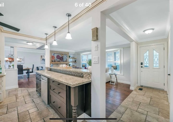 Luxury 2 Bhk Go Station Whitby - Oshawa