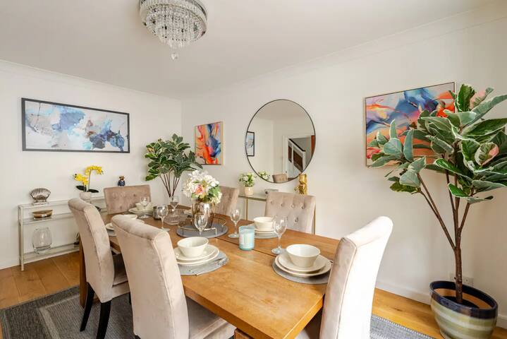 Lavish Extravagant Mansion Home by Mayfair gallery image 5