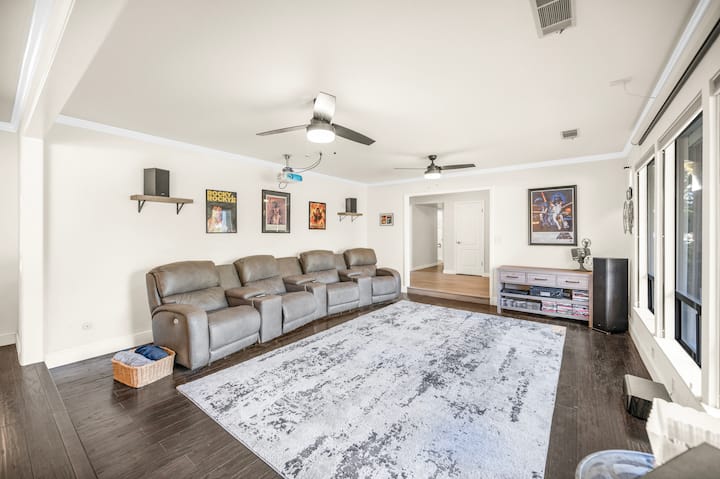Fresno Movie Theater House W/pool! - Fresno, CA