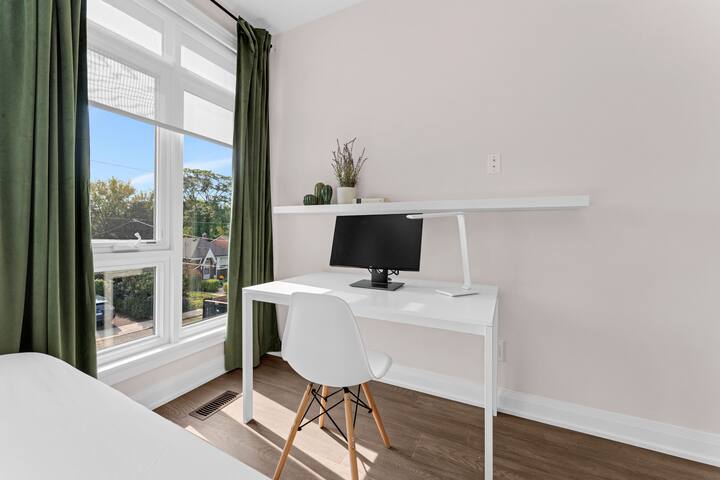 Modern House Great for large family gallery image 4