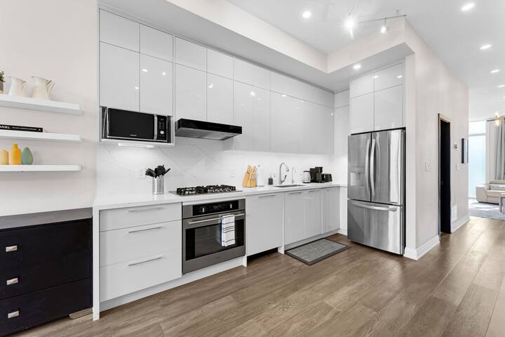 Modern House Great for large family gallery image 3