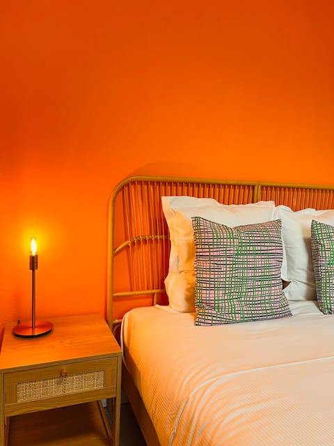 Bright, Quiet, Parking & Tram