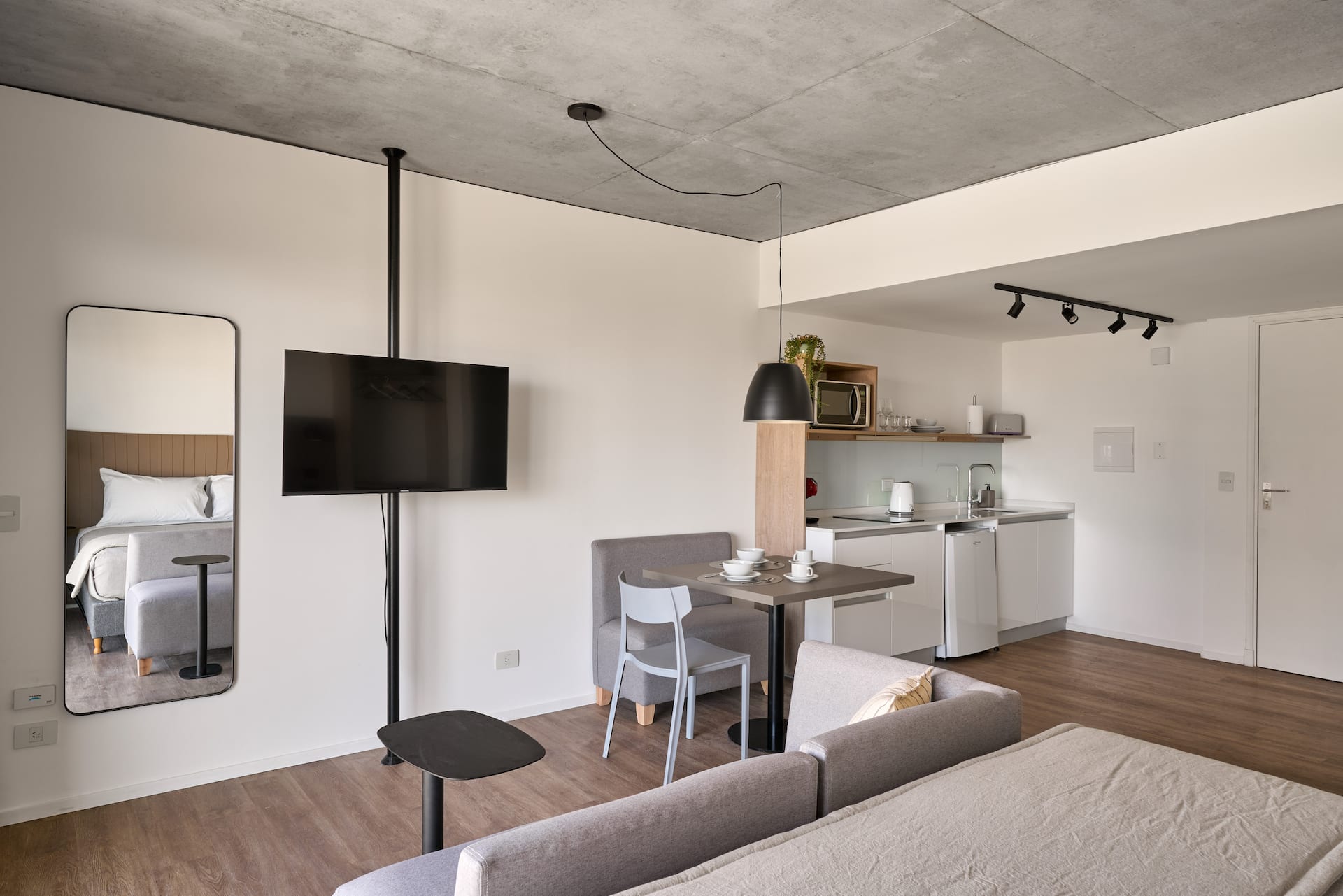 Brand-new studio apartment in Monserrat
