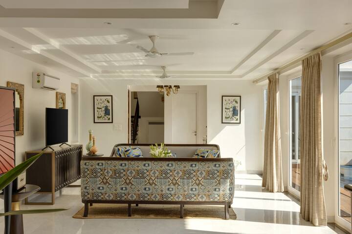 Living room image 7