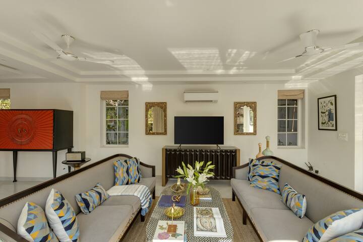 Living room image 4
