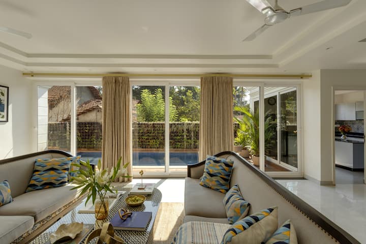 Living room image 8