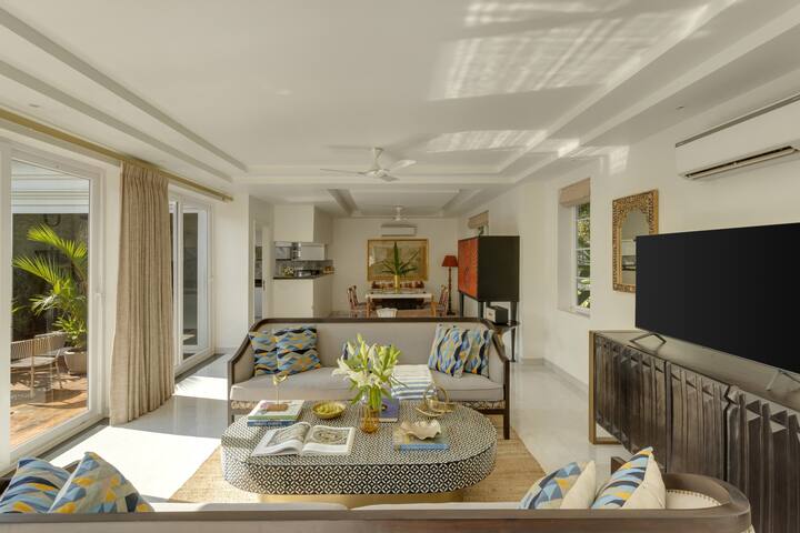 Living room image 6