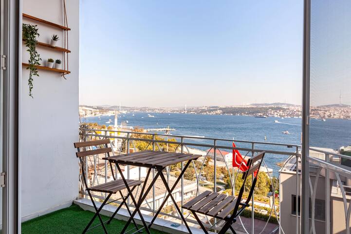 Bosphorus view/ Balcony /Central location gallery image 2