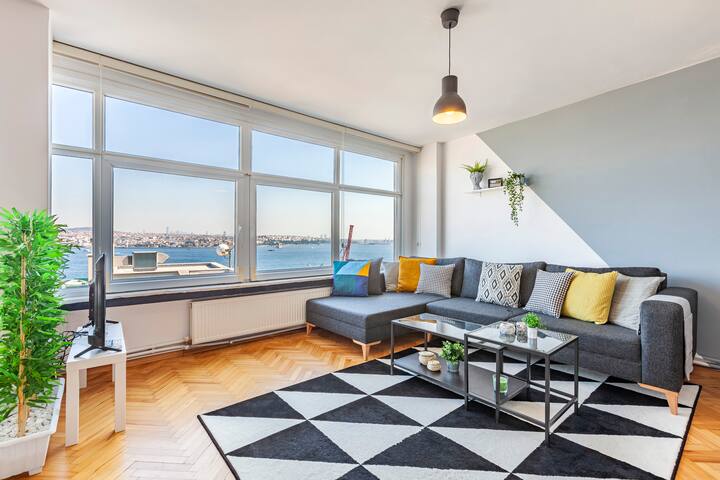 Bosphorus view/ Balcony /Central location gallery image 3