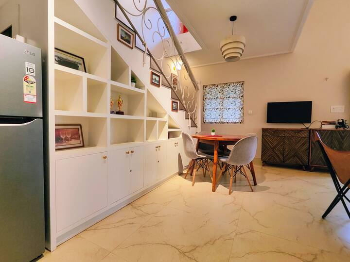 Dining area image 2