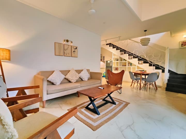 Living room image 3