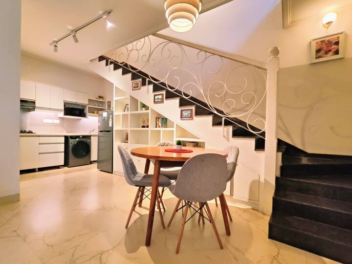 Dining area image 3