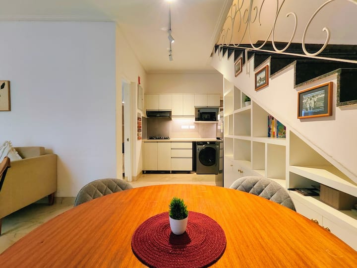 Dining area image 1
