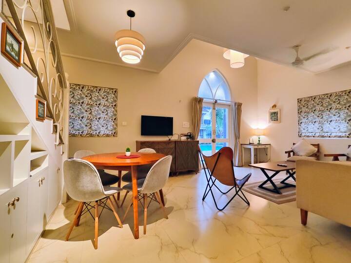 Dining area image 5
