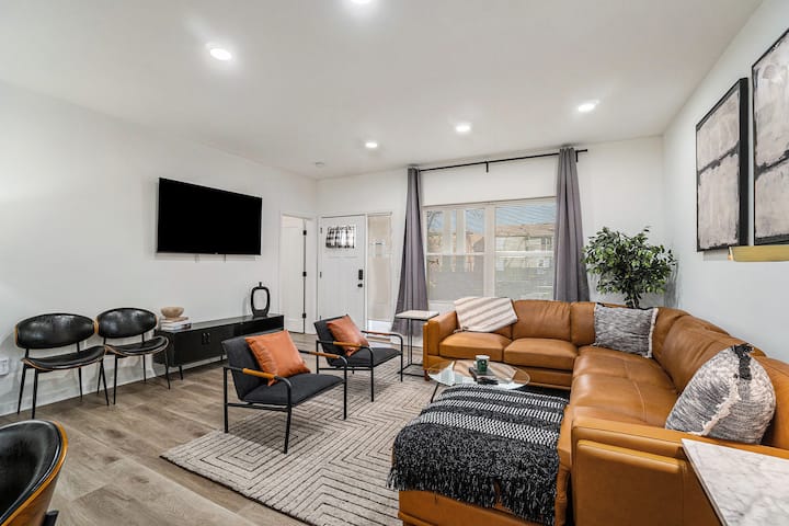 Entire Duplex (2 Units) In Midtown 6 Bds, 6 Bths - Kansas City, MO