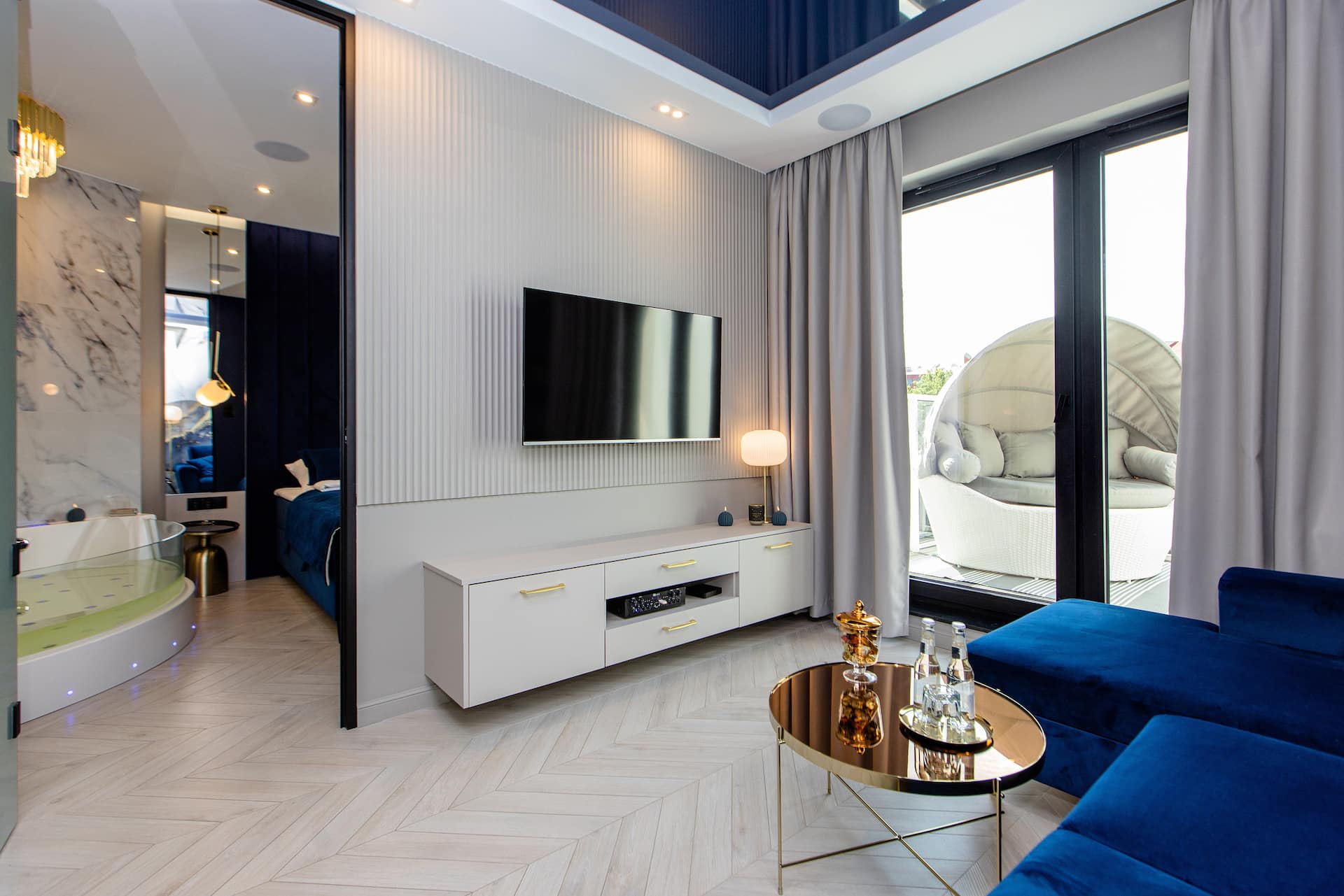 LUNA Luksusowy apartament z jacuzzi na Mazurach