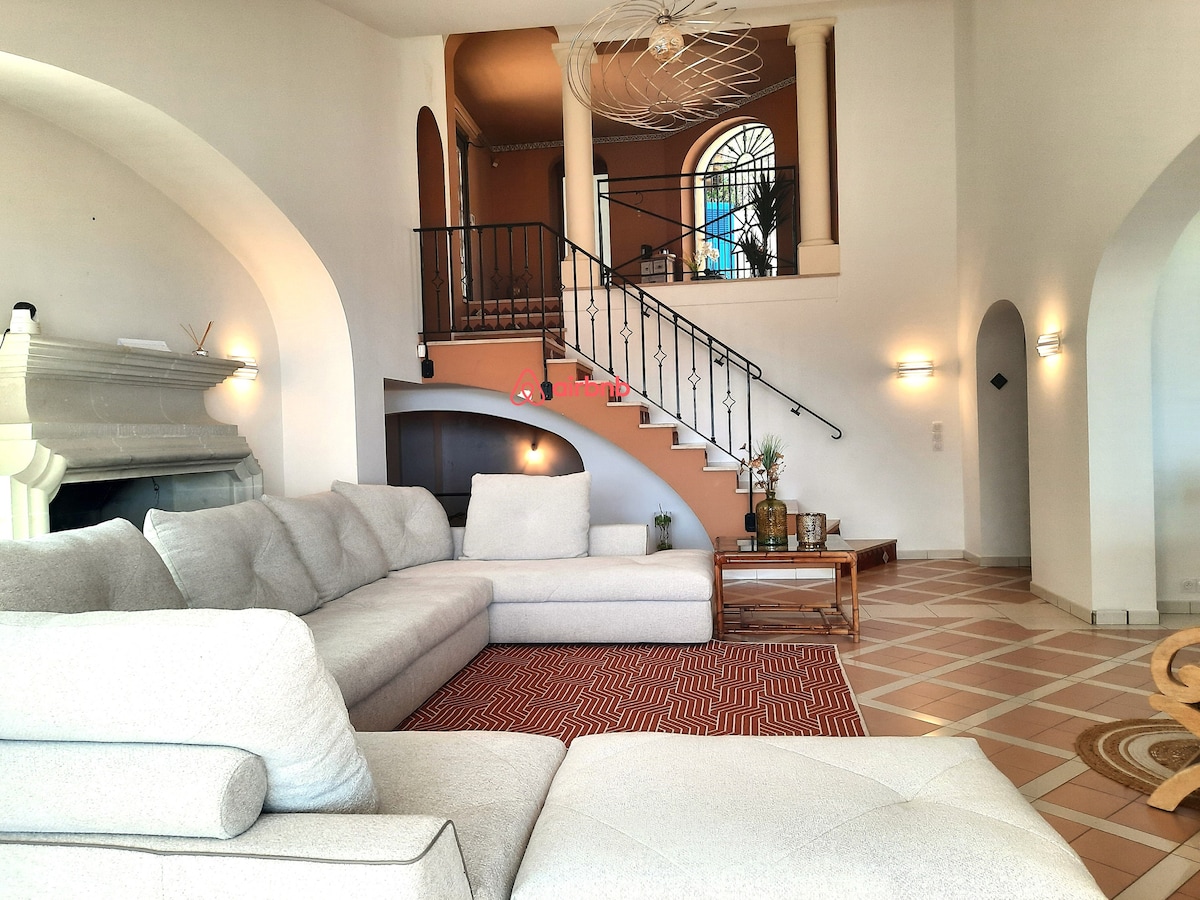 Top Airbnb: Large villa with SEA VIEW, heated pool à Sainte Maxime