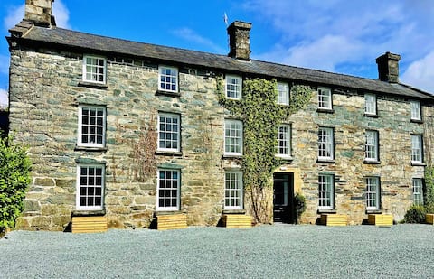 Snowdonia Manor