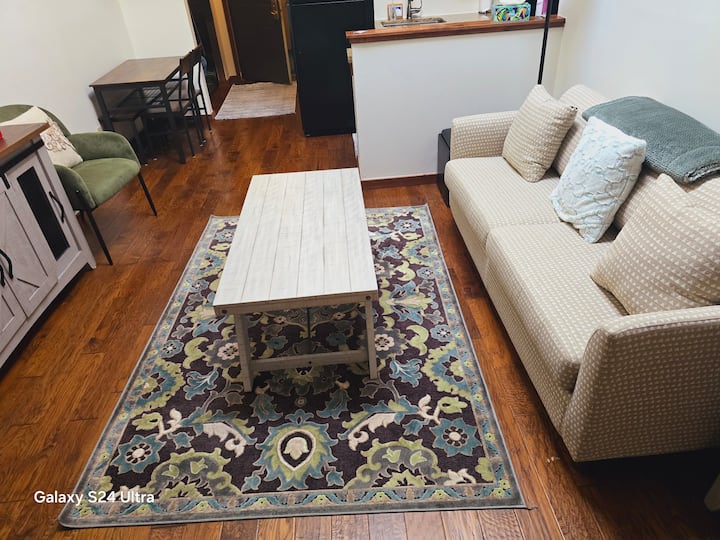 Toto sa vysúva na manželskú posteľ a v podkroví je ďalší vrchný matrac, ktorý môžete položiť na rozkladací gauč pre väčšie pohodlie. 