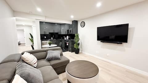 Top Airbnb: Peaceful and Private Apartment in Rangeview