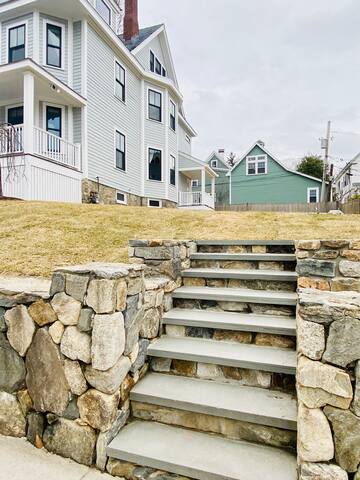 The 1880 House: Historic Single Family Victorian! gallery image 4