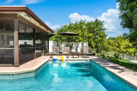 BBQs & Breezes: Waterfront Pool House Escape