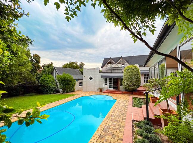 Villa Sereno, Home with Pool in Somerset West gallery image 2