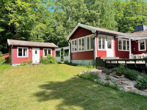 Nature Retreat with Hiking Trails at Your Doorstep