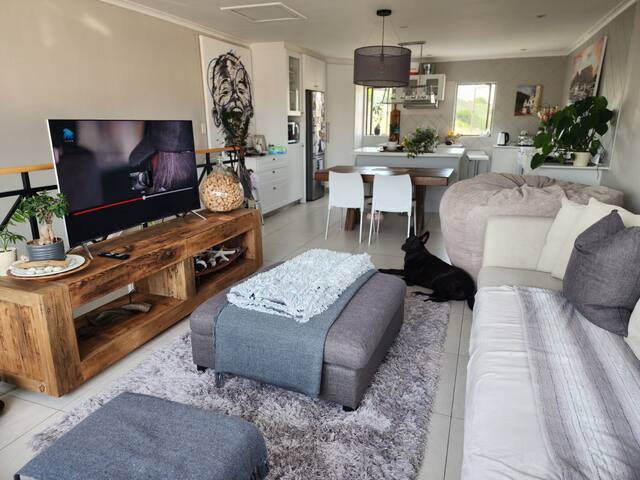 Beach & Bush, Villa on Dune. Blouberg Beach gallery image 4