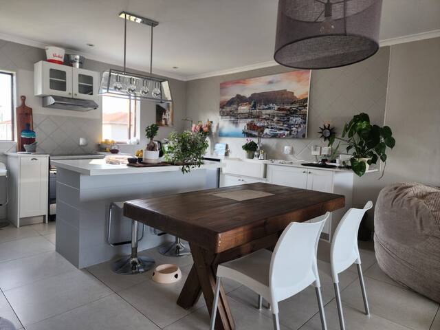 Beach & Bush, Villa on Dune. Blouberg Beach gallery image 2