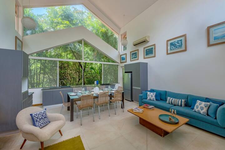 Dining area image 2