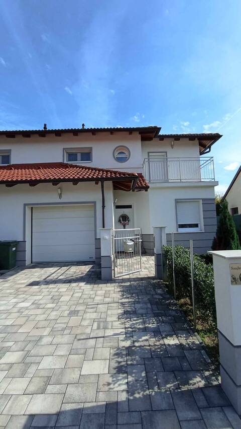 Klau & Bali Apartment House Sopron