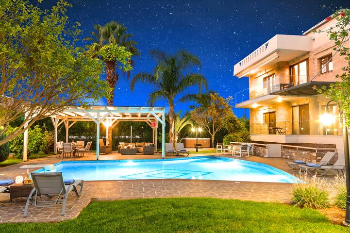 Mirsini Villa Private Pool & Jaccuzzi gallery image 2